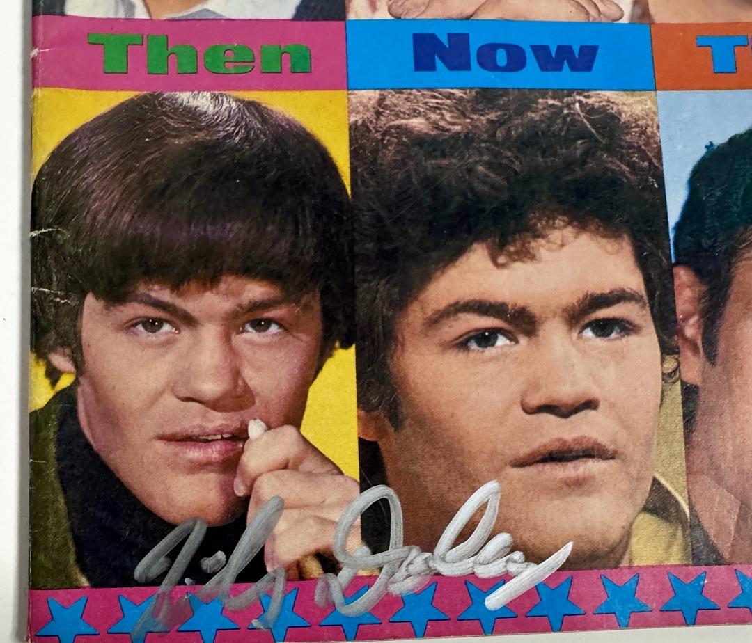 Mickey Dolenz (The Monkees) signed Tiger Beat magazine - JSA COA